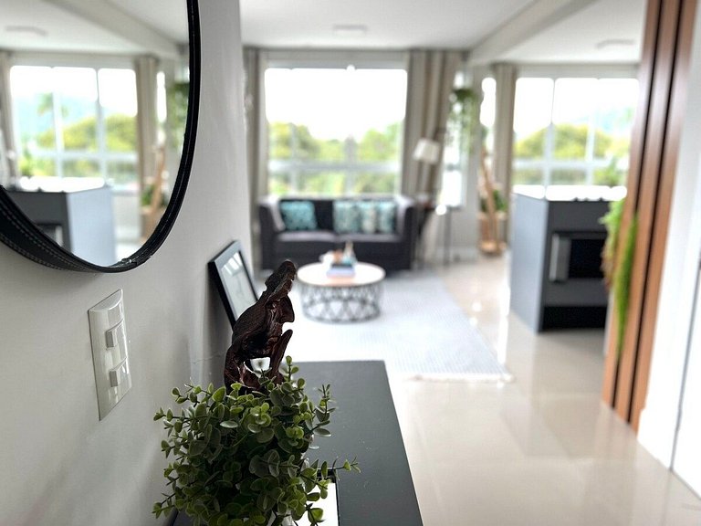 Paraíso! Linda cobertura com vista 360°!