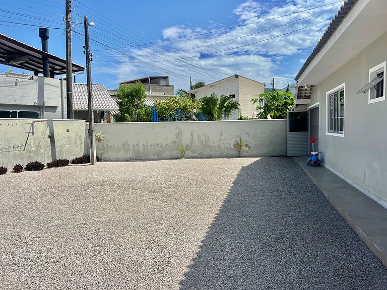 Aconchegante! Casa na praça da Armação PF02I