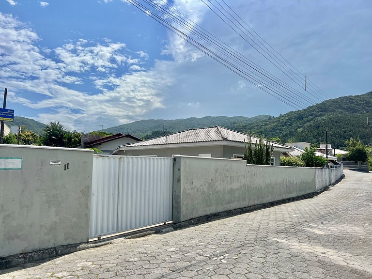 Aconchegante! Casa na praça da Armação PF02I