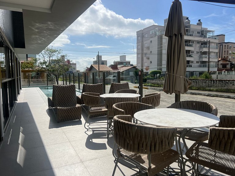Piscina no condominio! Apto na praia de Palmas! OJ04I