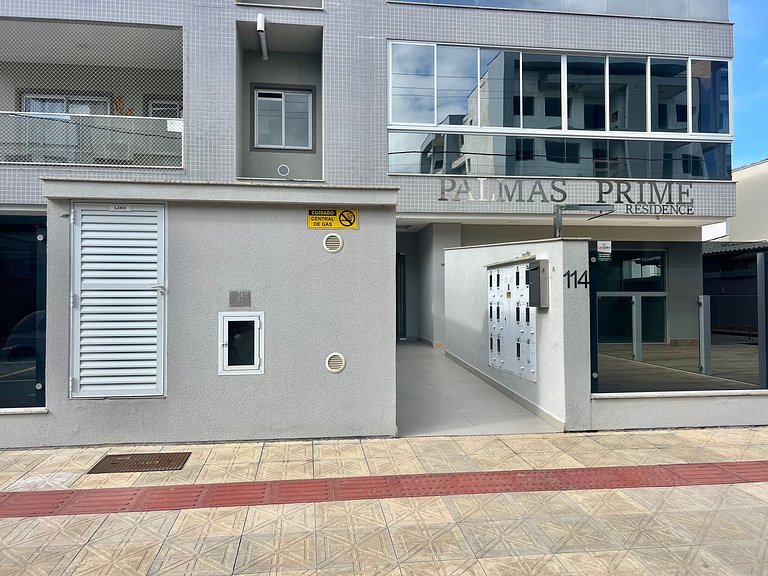 Piscina no condomínio! Apto na praia de palmas! VZ01I