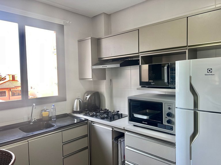 Lindo! Apto com piscina aquecida na Praia de Palmas! YD03I