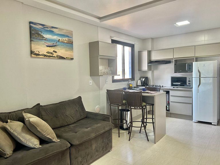 Lindo! Apto com piscina aquecida na Praia de Palmas! YD03I