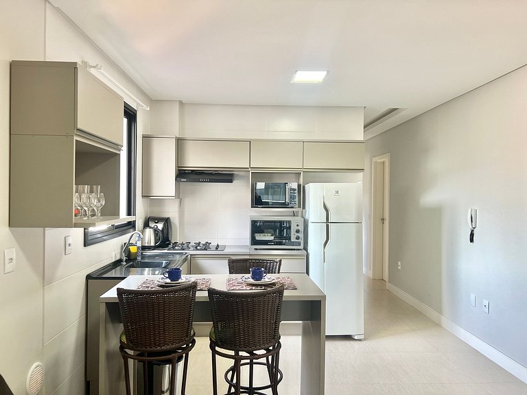 Lindo! Apto com piscina aquecida na Praia de Palmas! YD03I