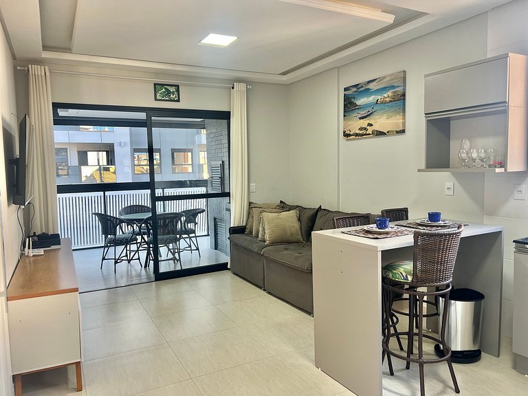 Lindo! Apto com piscina aquecida na Praia de Palmas! YD03I