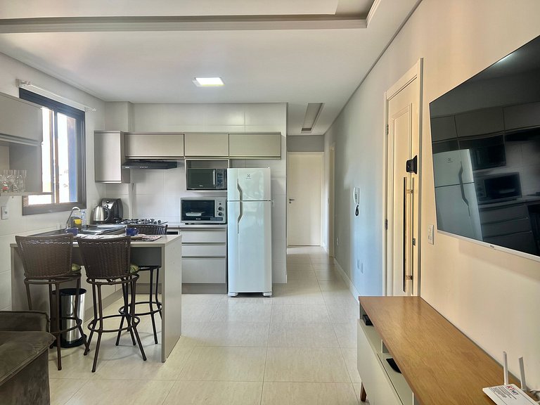 Lindo! Apto com piscina aquecida na Praia de Palmas! YD03I