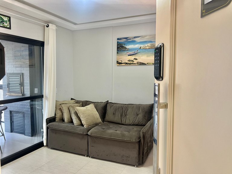 Lindo! Apto com piscina aquecida na Praia de Palmas! YD03I