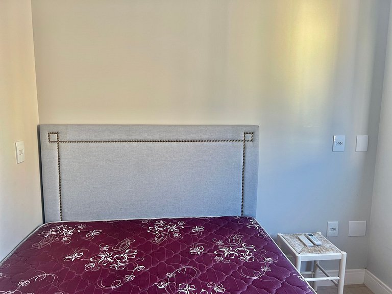 Lindo! Apto com piscina aquecida na Praia de Palmas! YD03I