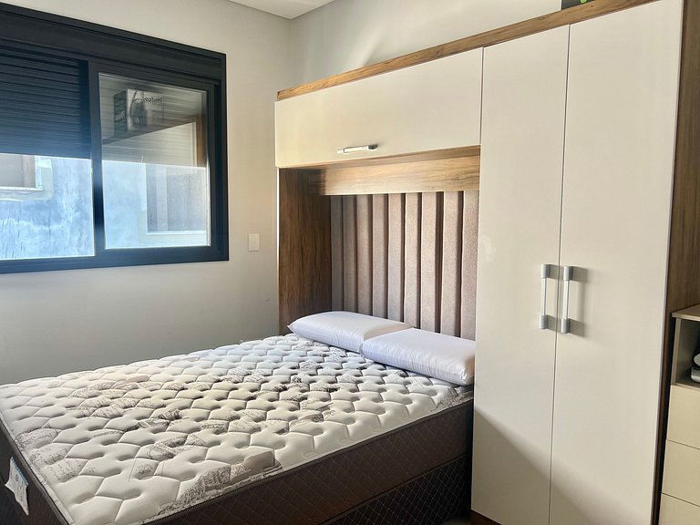 Lindo! Apto com piscina aquecida na Praia de Palmas! YD03I