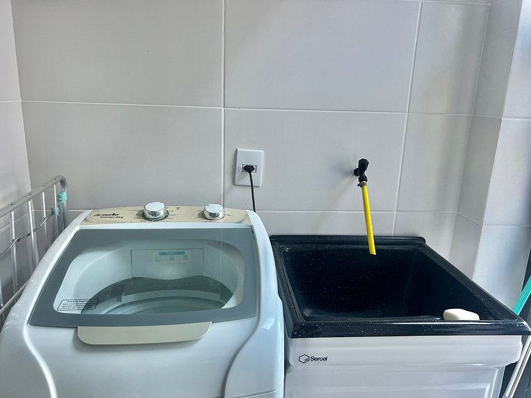 Lindo! Apto com piscina aquecida na Praia de Palmas! YD03I