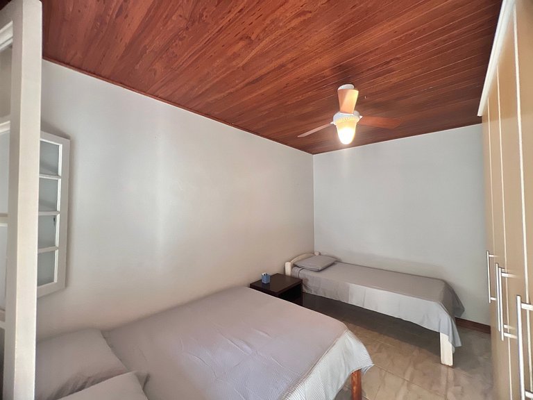 Pé na areia! Casa na Faz. da Armação - ZI03I