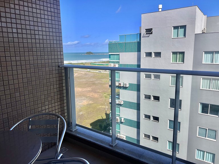 Apto piscina vista mar na praia de Palmas.- CC01J