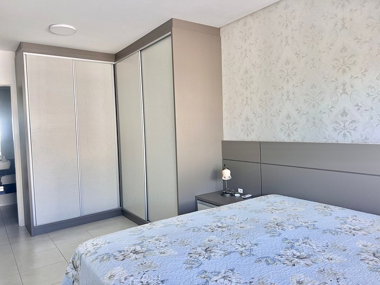 Apto piscina vista mar na praia de Palmas.- CC01J