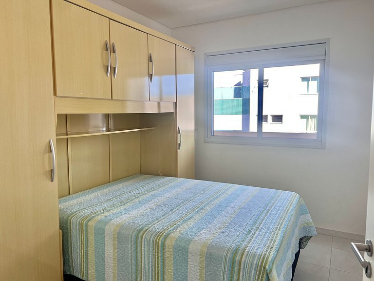 Apto piscina vista mar na praia de Palmas.- CC01J