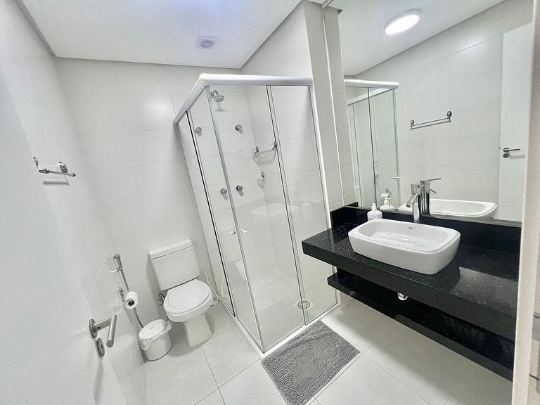 Apto piscina vista mar na praia de Palmas.- CC01J