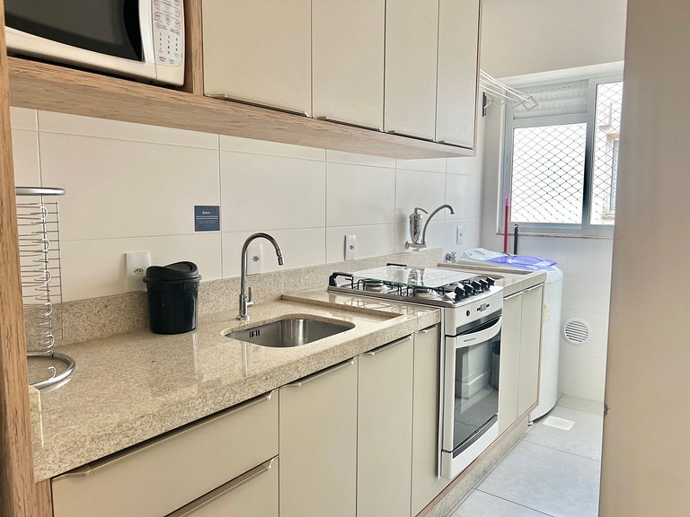 Lindo! Apto com piscina na praia de Palmas - CI02J