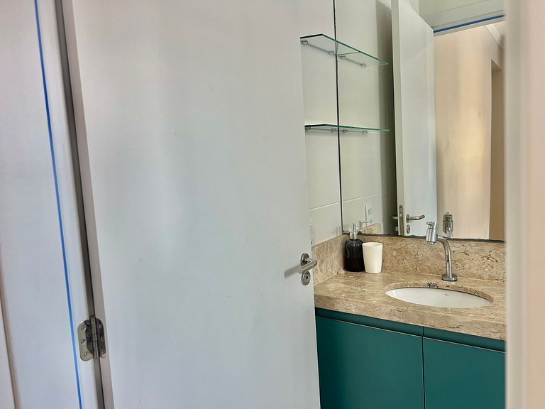 Lindo! Apto com piscina na praia de Palmas - CI02J