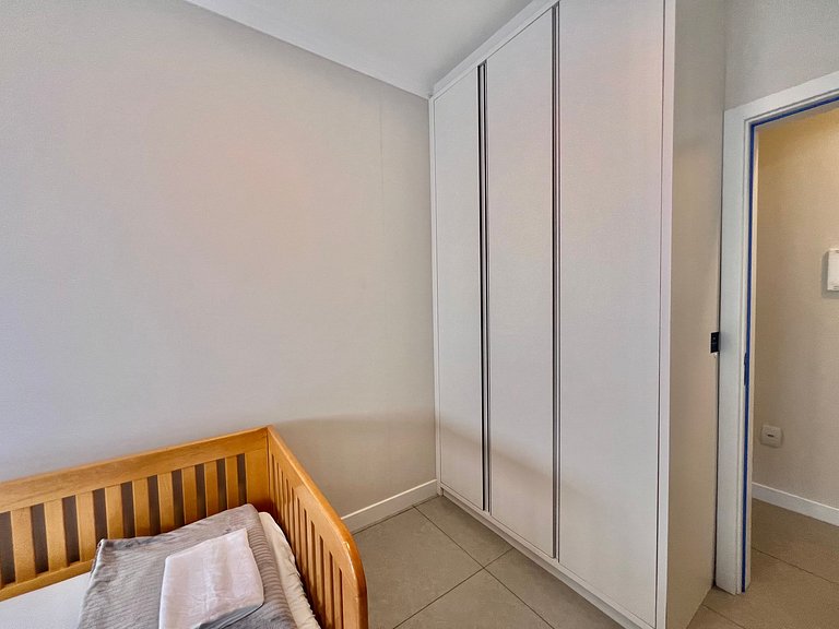 Lindo! Apto com piscina na praia de Palmas - CI02J