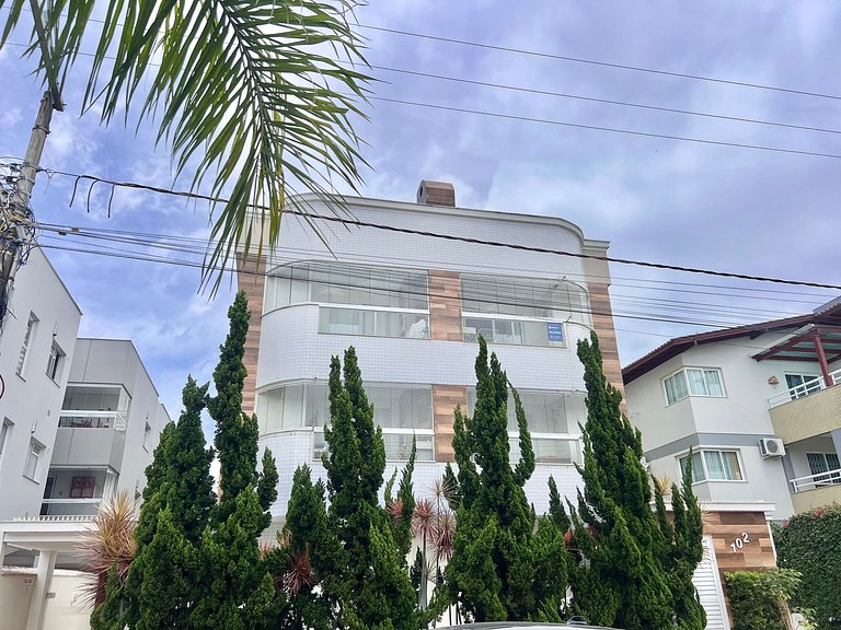 Lindo! Apto com piscina na praia de Palmas - CI02J