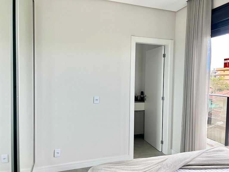 Lindo! Apto com piscina na Praia de Palmas. DK02J