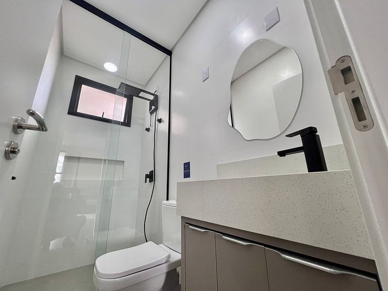 Lindo! Apto com piscina na Praia de Palmas. DK02J