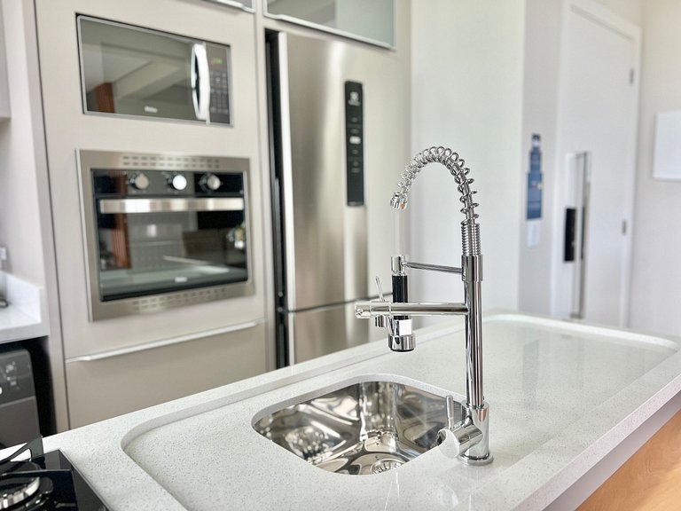 Lindo! Apto com piscina na Praia de Palmas. DK02J