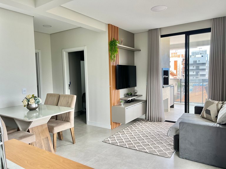 Lindo! Apto com piscina na Praia de Palmas. DK02J