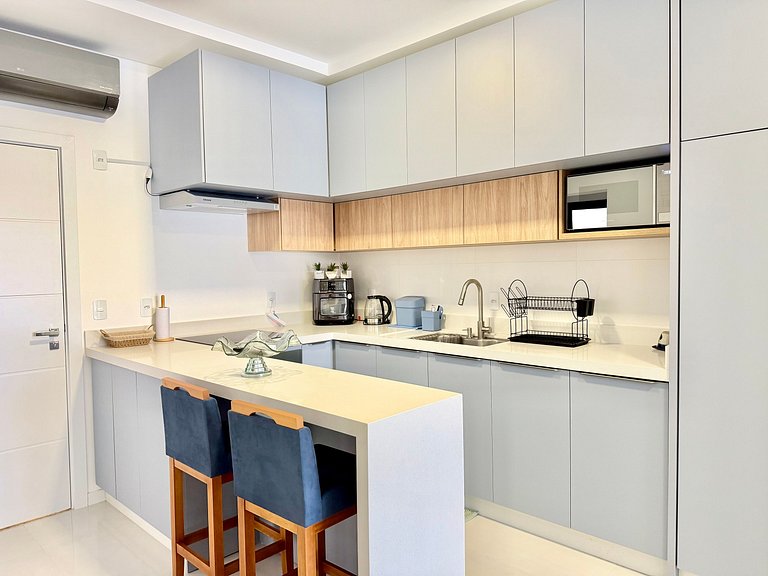 Lindo! Apto com piscina no condomínio! HG02J