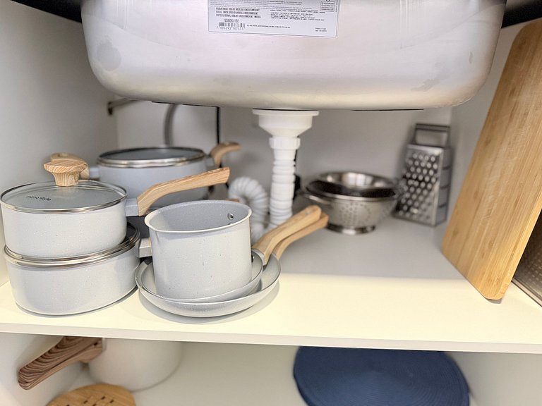 Lindo! Apto com piscina no condomínio! HG02J