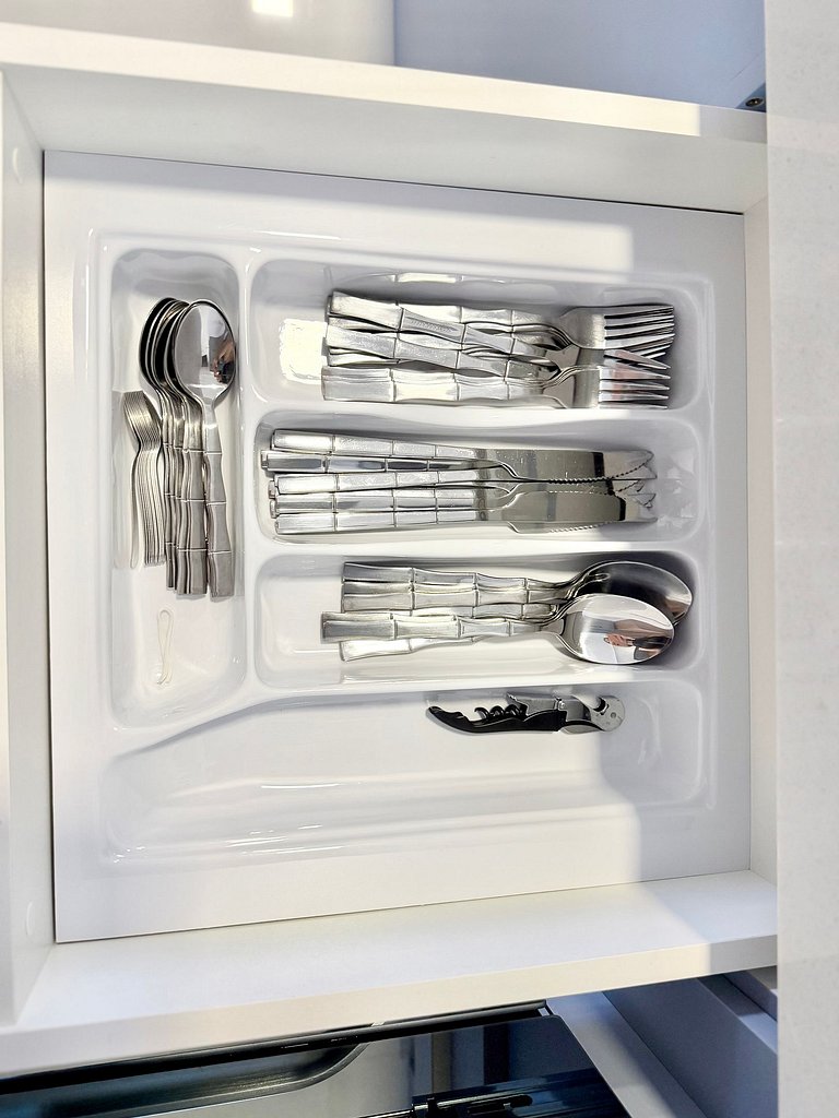 Lindo! Apto com piscina no condomínio! HG02J