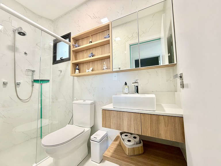 Lindo! Apto com piscina no condomínio! HG02J