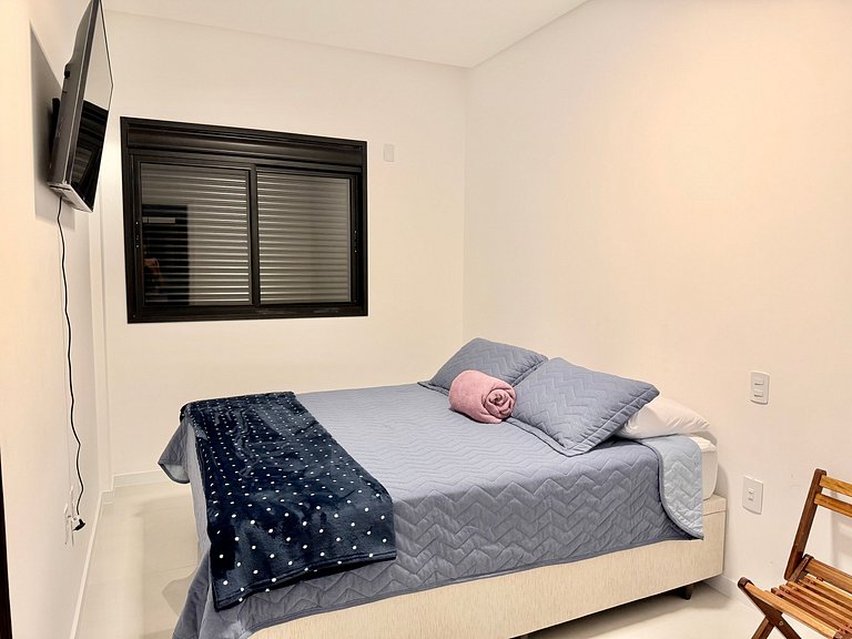 Lindo! Apto com piscina no condomínio! HG02J