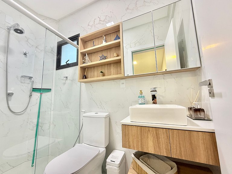 Lindo! Apto com piscina no condomínio! HG02J